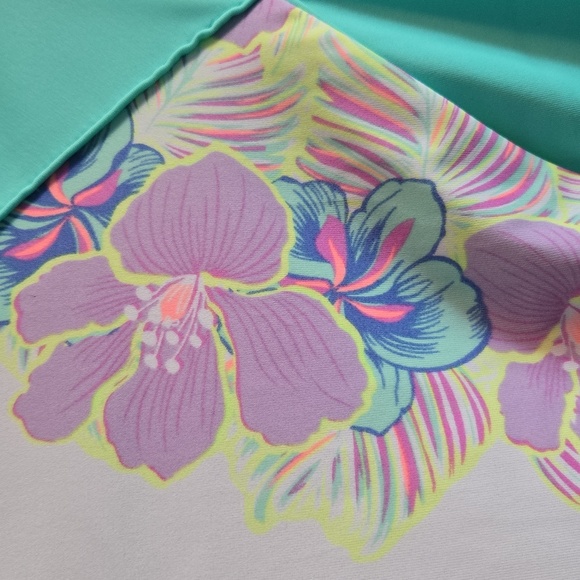 Rash Guard - Picture 2 of 4